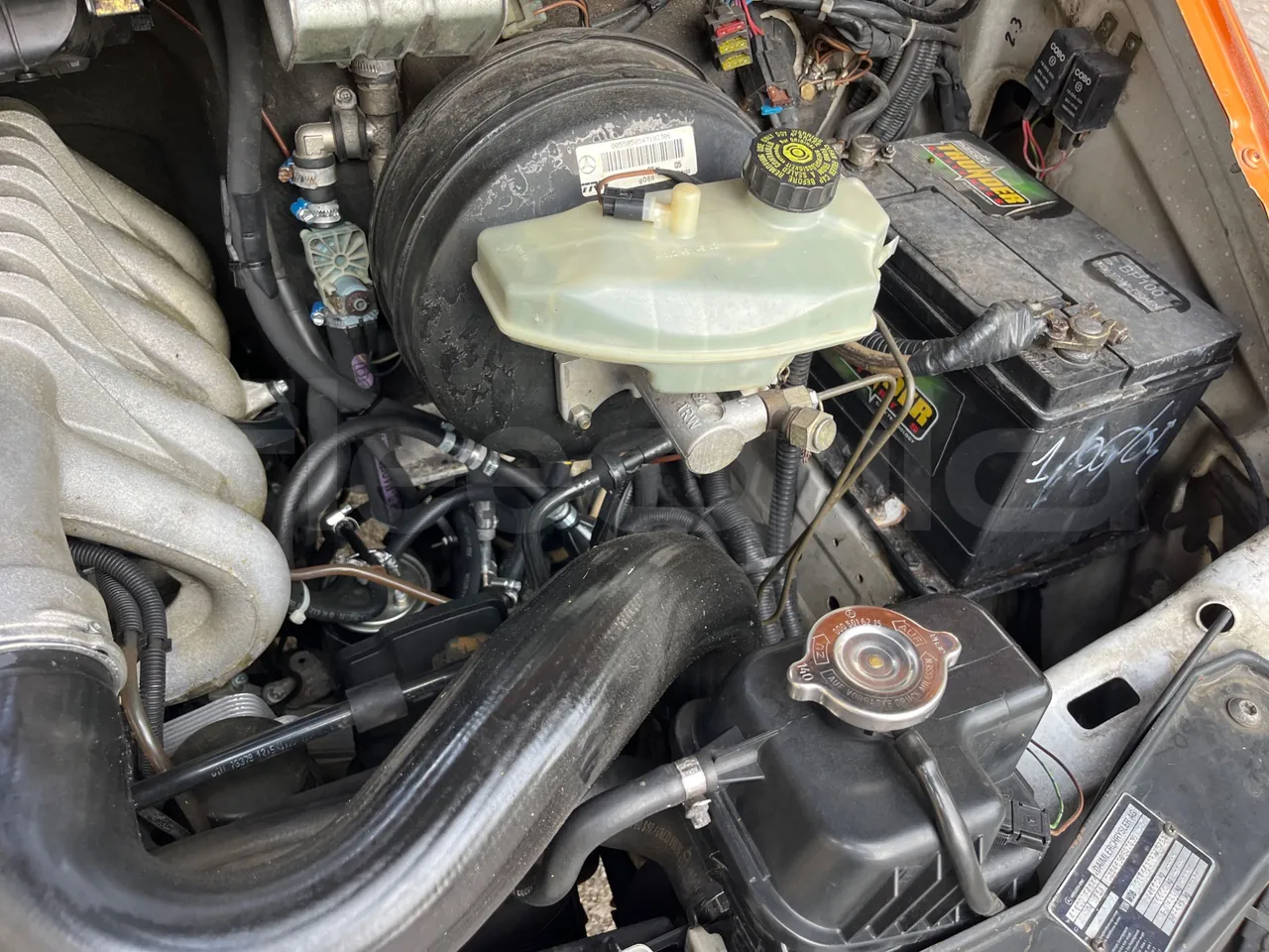 Mercedes-Benz Sprinter AGMB 416CDI/ Euro 3 - 115kW - 6.995 Mt - air conditioning compressor