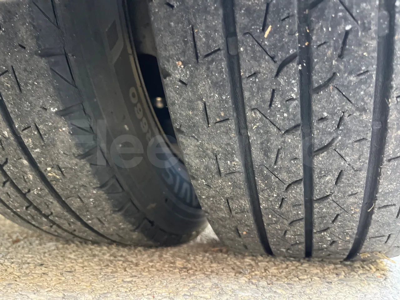 Mercedes-Benz Sprinter AGMB 416CDI/ Euro 3 - 115kW - 6.995 Mt - tread condition front tires left