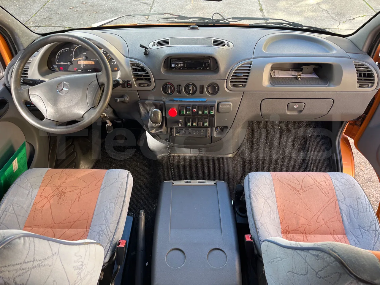 Mercedes-Benz Sprinter AGMB 416CDI/ Euro 3 - 115kW - 6.995 Mt - steering wheel photo