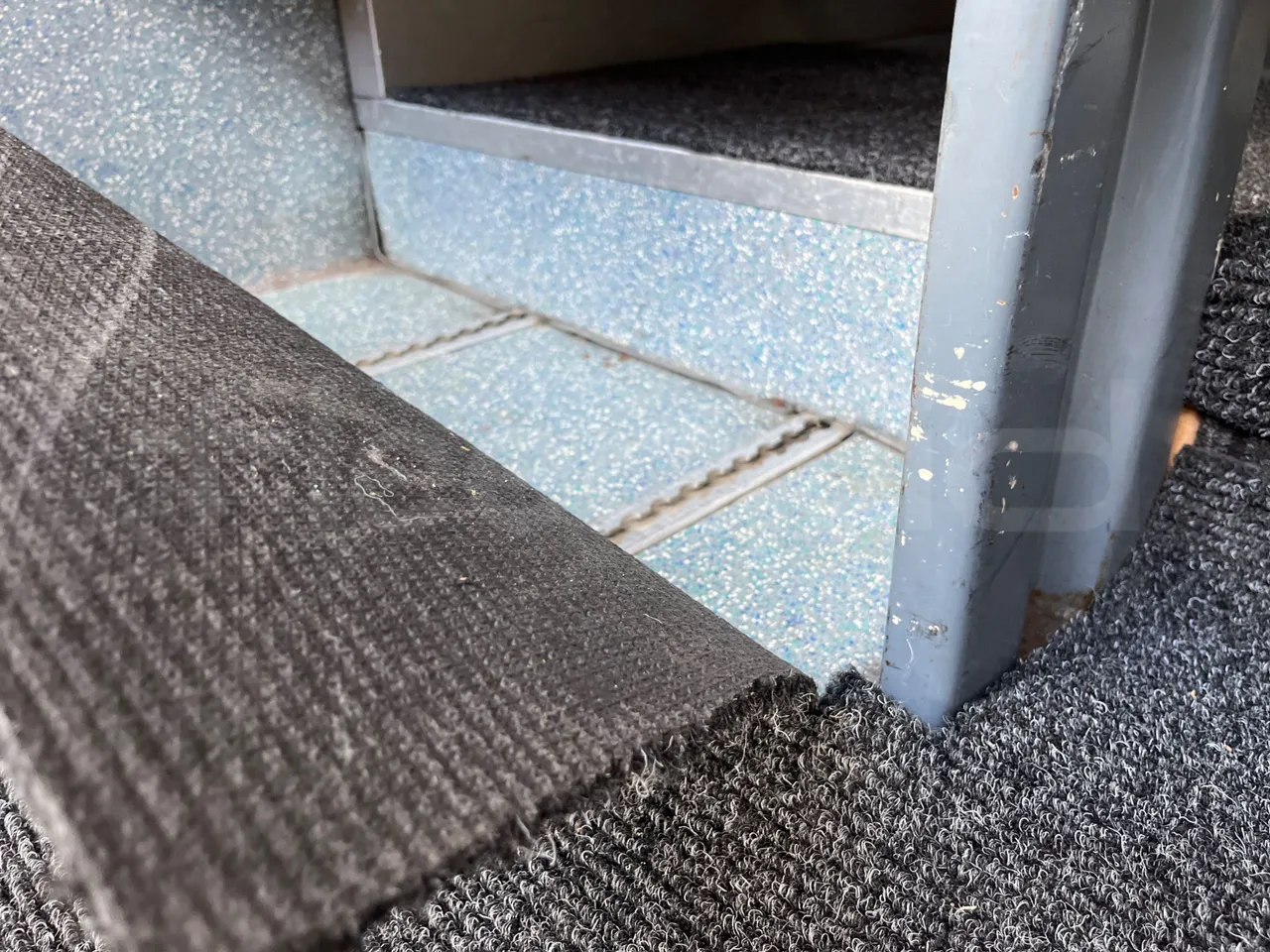 Mercedes-Benz Sprinter AGMB 416CDI/ Euro 3 - 115kW - 6.995 Mt - under carpet photo