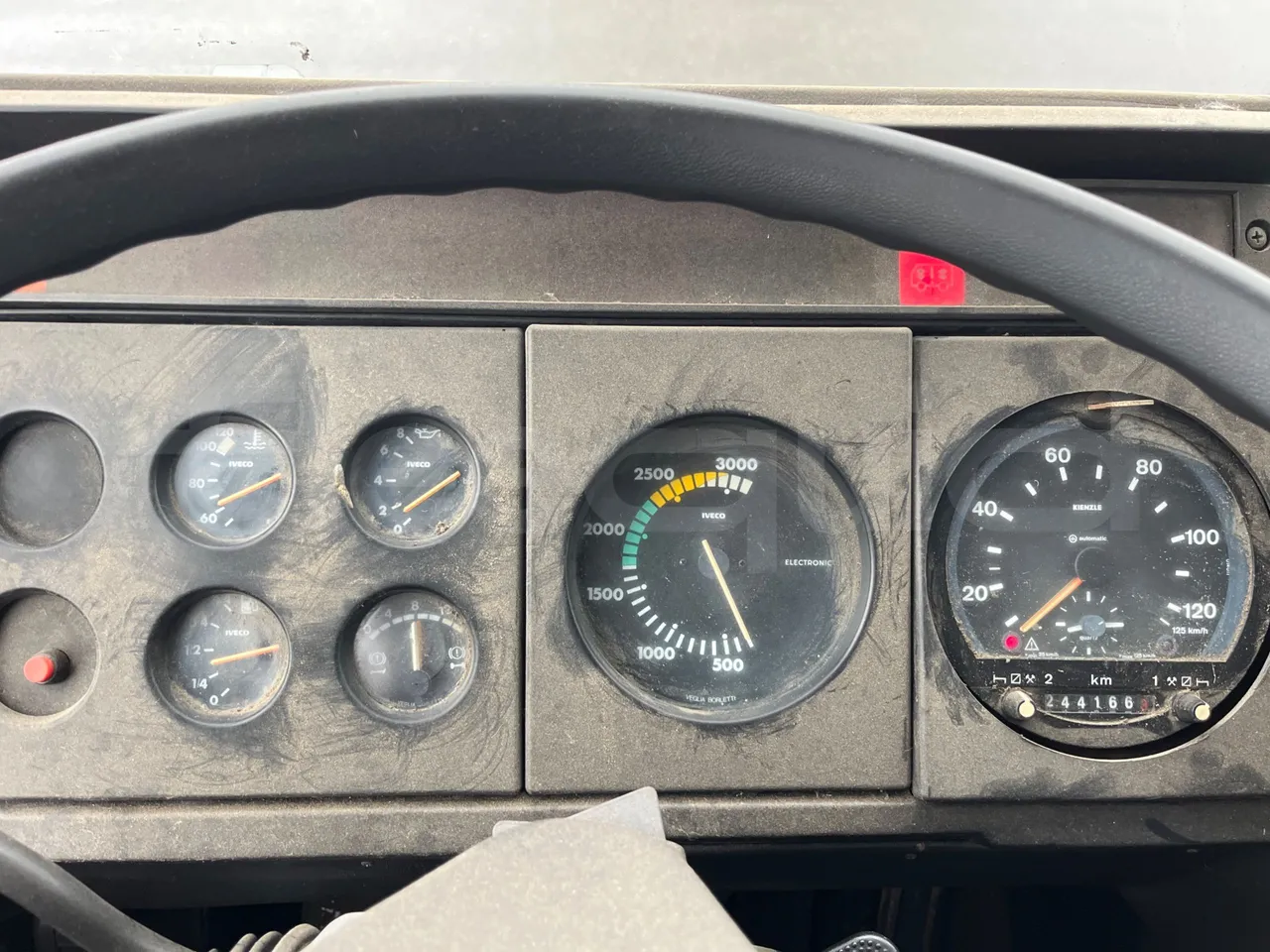 Iveco Orlandi Poker 315E -  EUR1 - 130kW - 7.580m - dashboard lights on