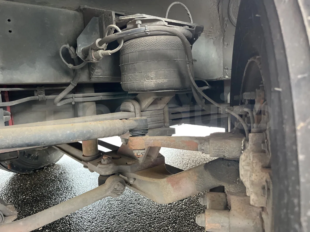 Iveco Orlandi Poker 315E -  EUR1 - 130kW - 7.580m - front shock absorbers right