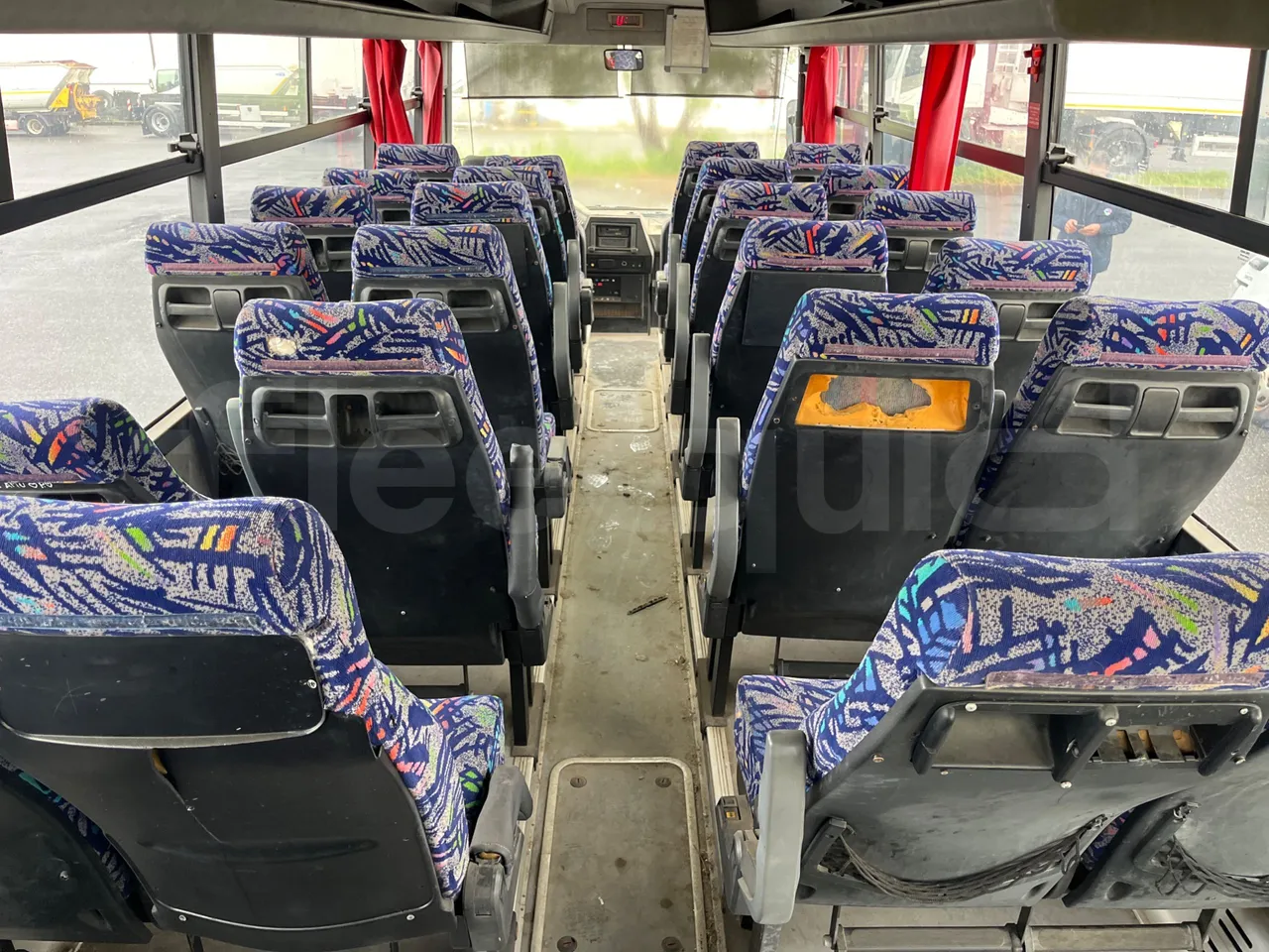 Iveco Orlandi Poker 315E -  EUR1 - 130kW - 7.580m - forward view middle aisle