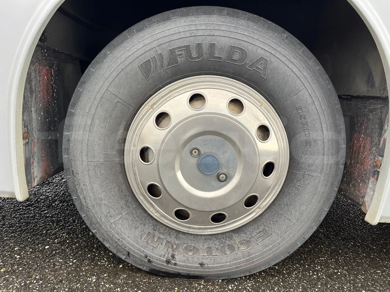 Iveco Orlandi Poker 315E -  EUR1 - 130kW - 7.580m - front left tire measurements