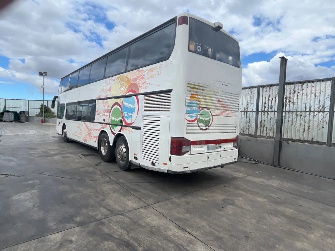 Setra S328 DT - EUR2 - 385kW -12m - 3/4 left rear side