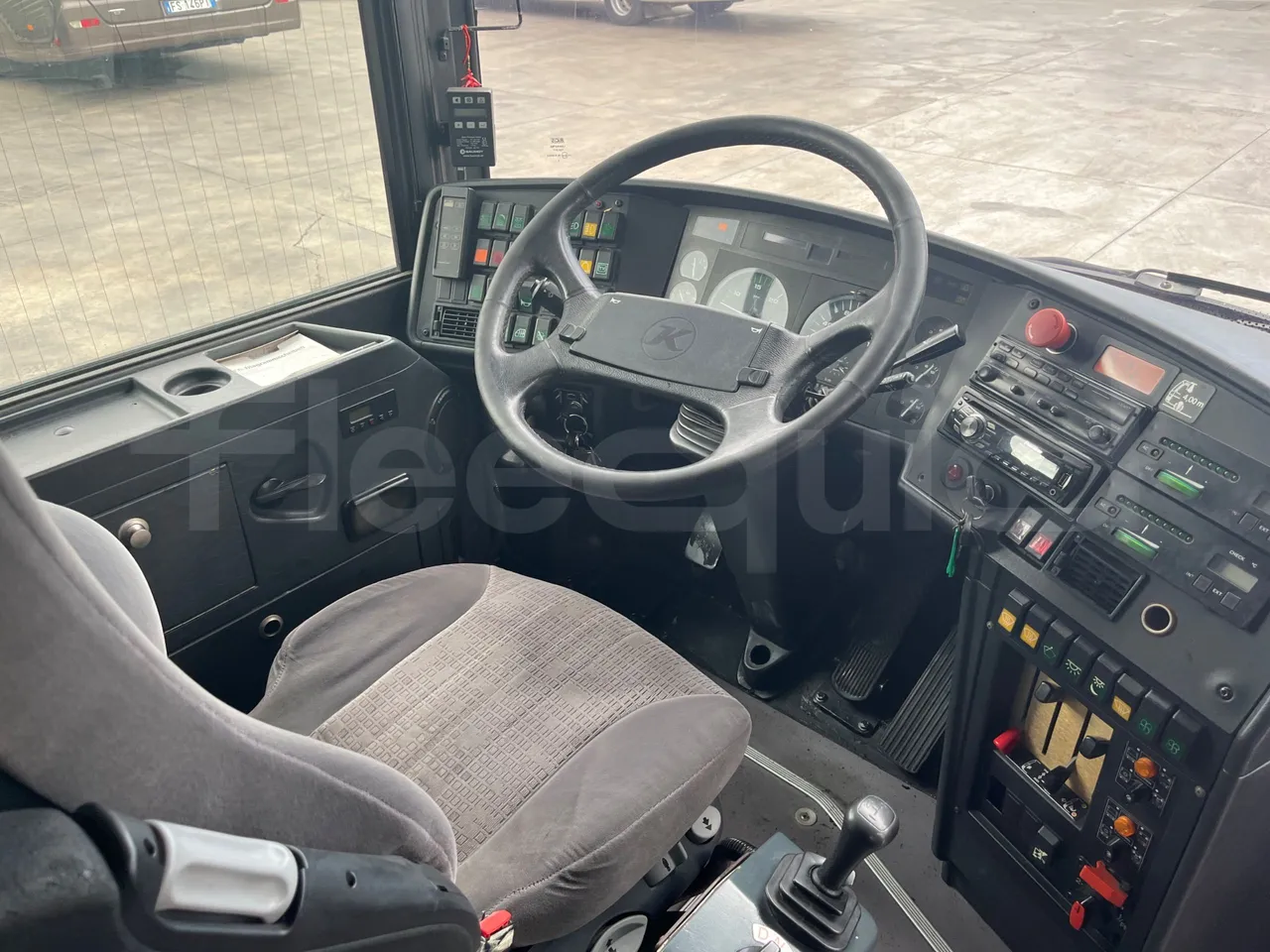 Setra S328 DT - EUR2 - 385kW -12m - buttons panels on (mandatory for bus to scrap)