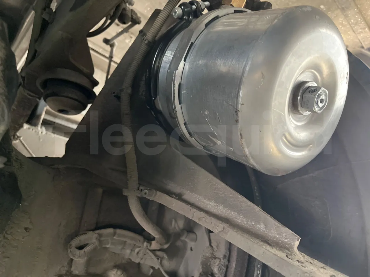 Setra S328 DT - EUR2 - 385kW -12m - axle 2 caliper brakes right