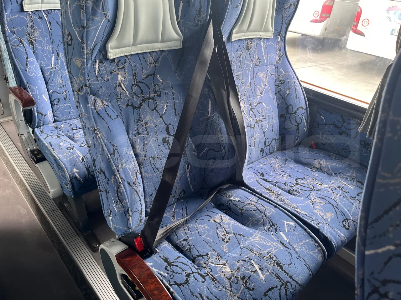 Setra S328 DT - EUR2 - 385kW -12m - central seat safety belt