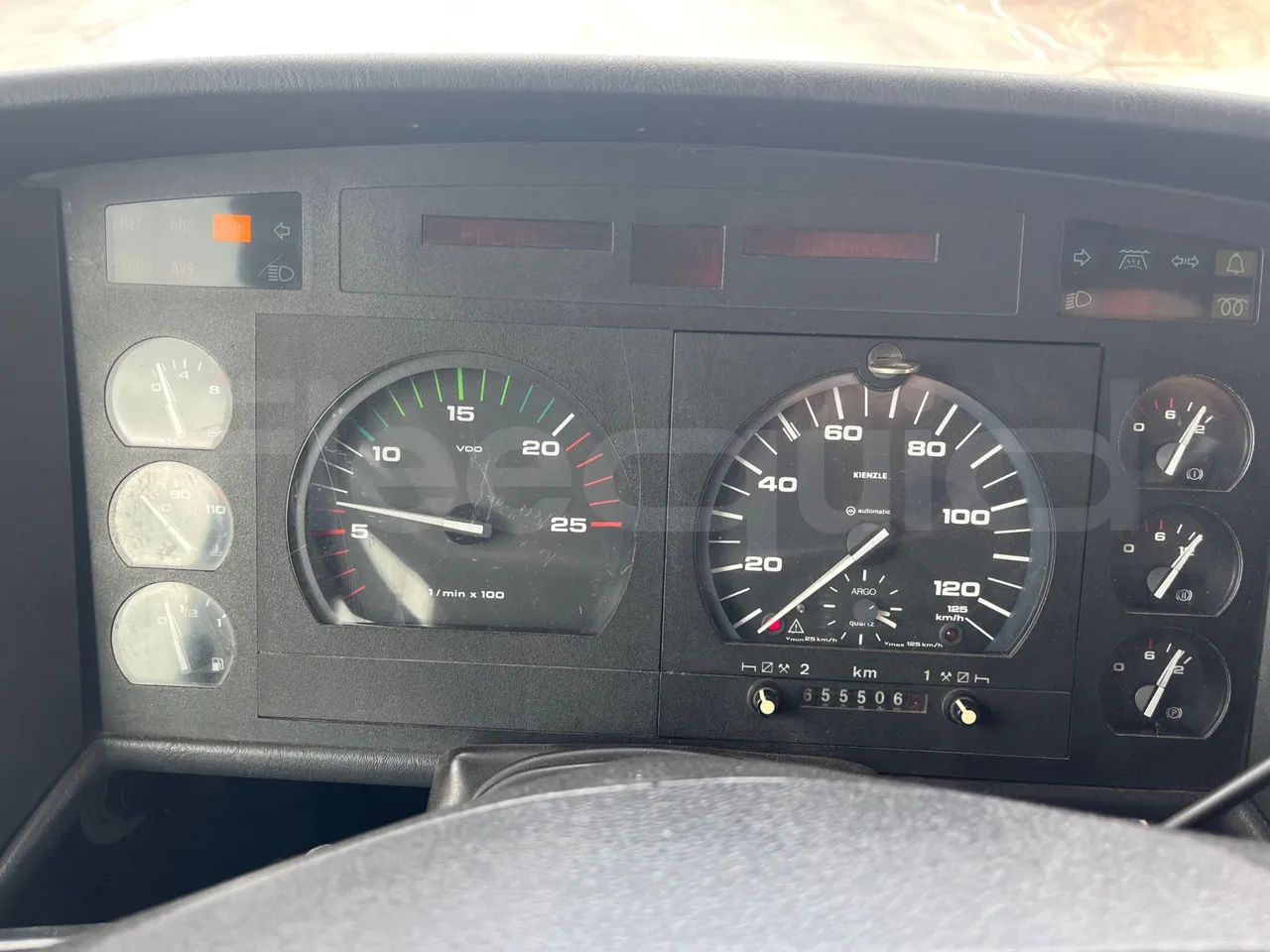 Setra S328 DT - EUR2 - 385kW -12m - dashboard lights on