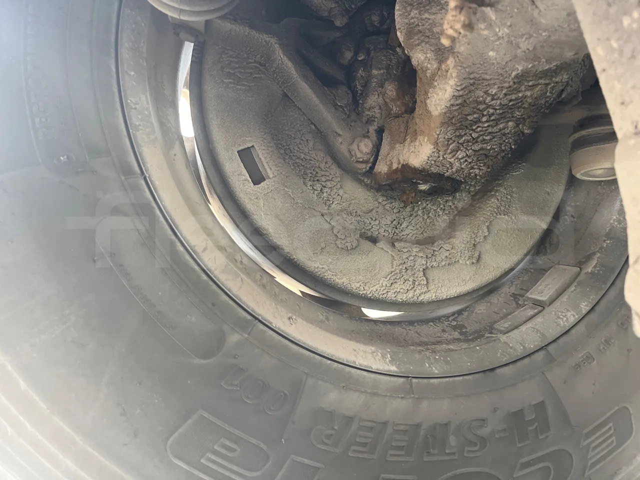 Setra S328 DT - EUR2 - 385kW -12m - axel 3 discs right