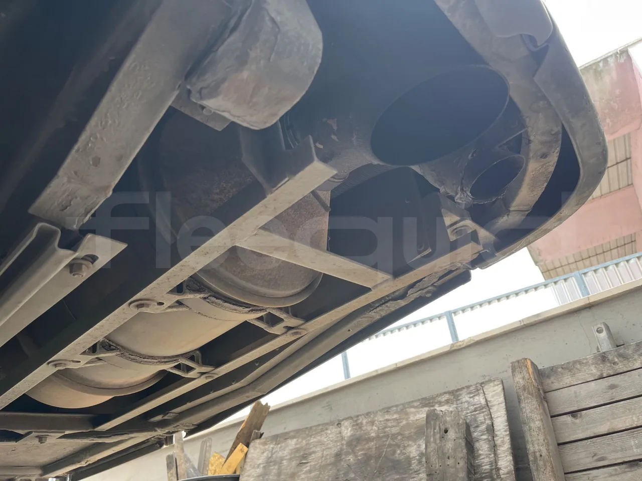 Setra S328 DT - EUR2 - 385kW -12m - exhaust photo