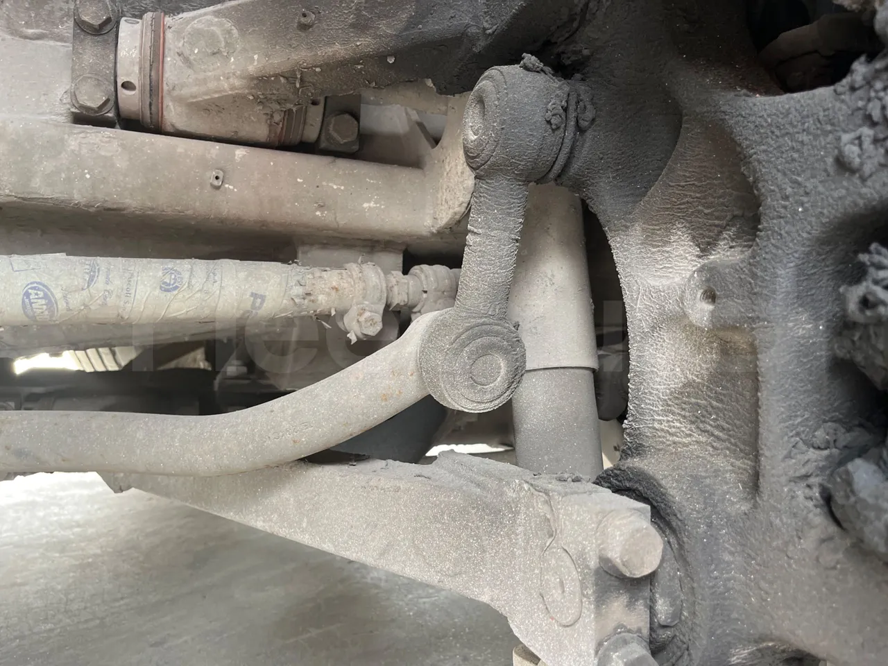 Setra S328 DT - EUR2 - 385kW -12m - front air springs left