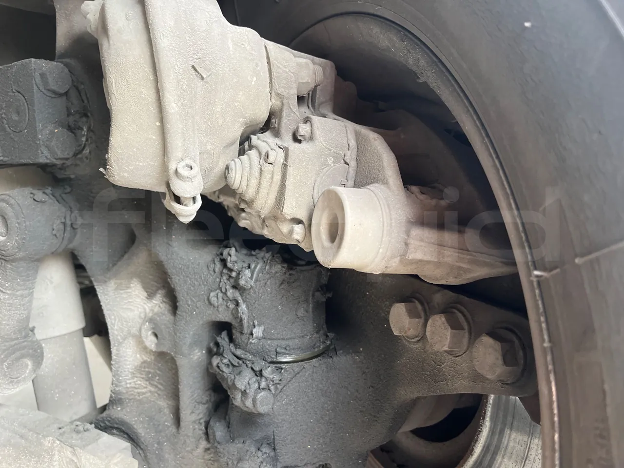 Setra S328 DT - EUR2 - 385kW -12m - front brake calipers left