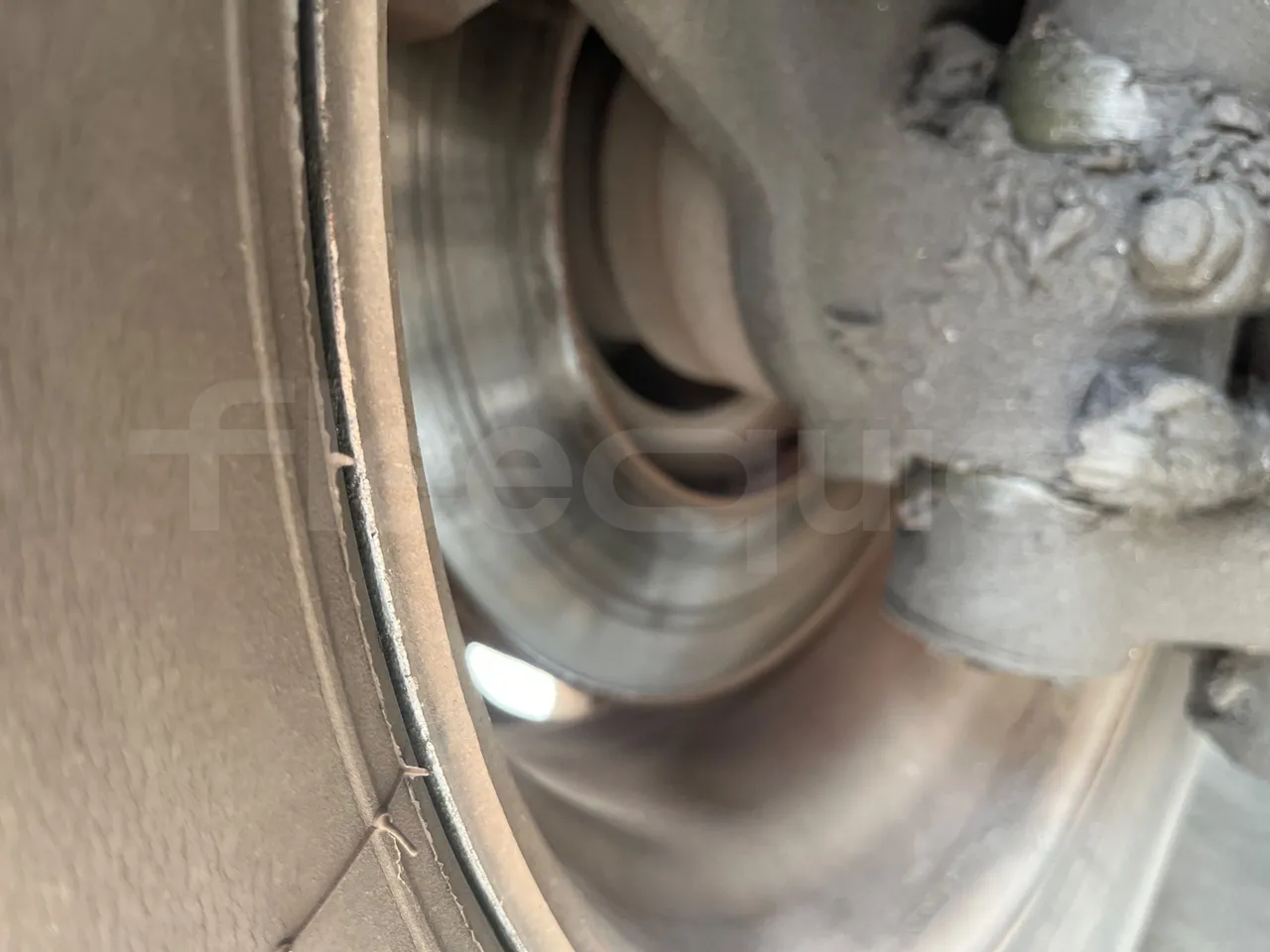 Setra S328 DT - EUR2 - 385kW -12m - front discs right