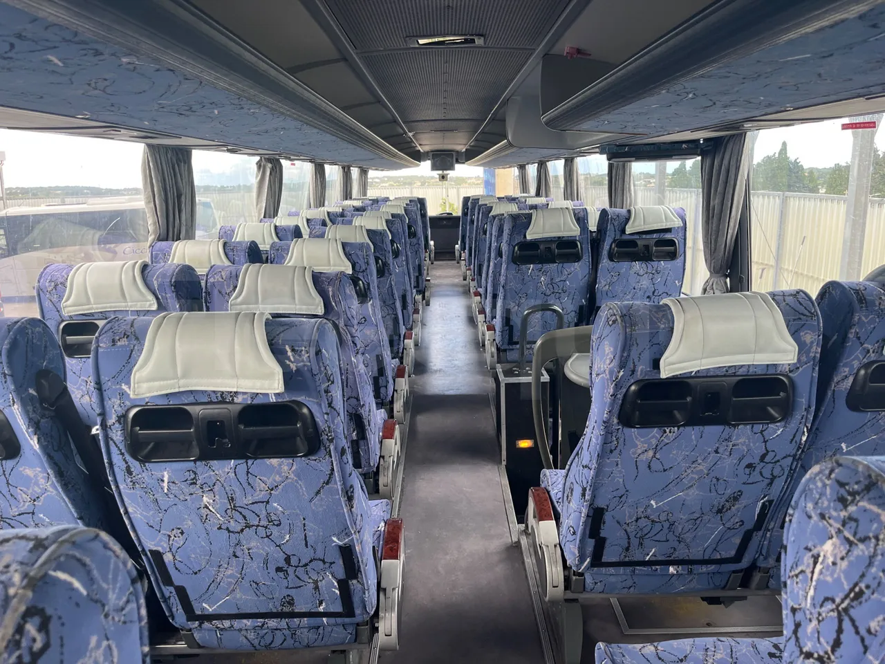 Setra S328 DT - EUR2 - 385kW -12m - forward view middle aisle