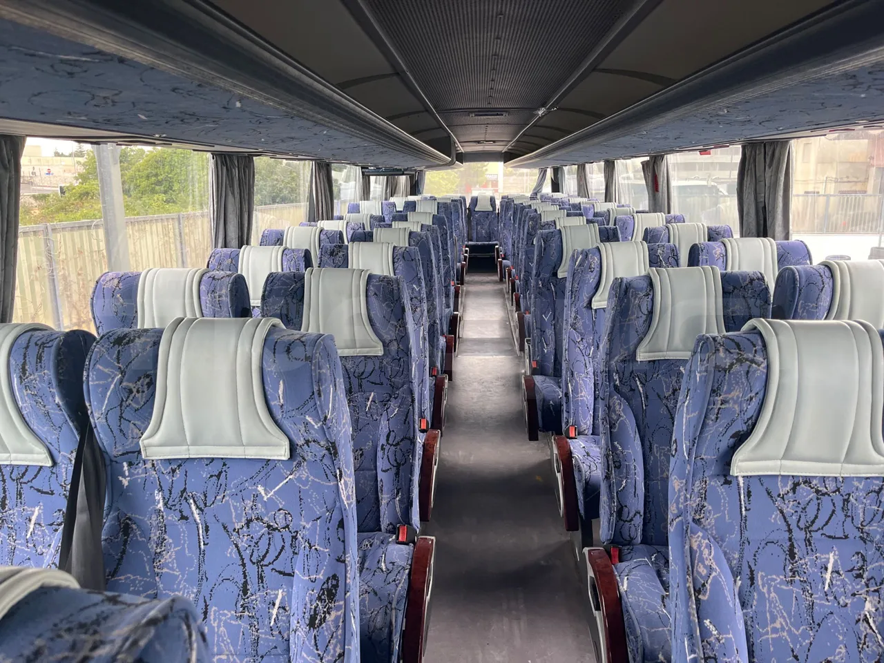 Setra S328 DT - EUR2 - 385kW -12m - reverse view middle aisle