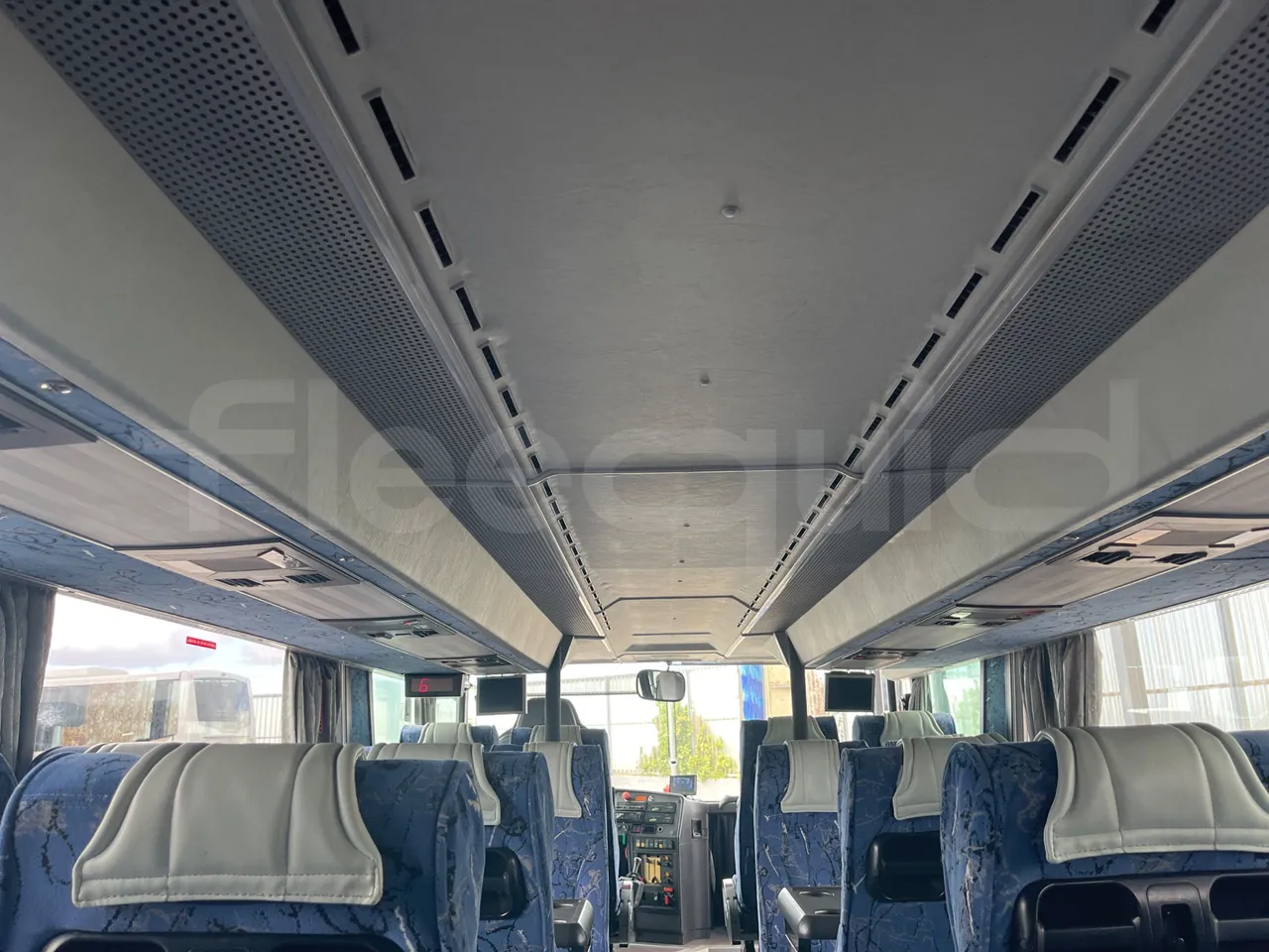 Setra S328 DT - EUR2 - 385kW -12m - overhead compartments photo