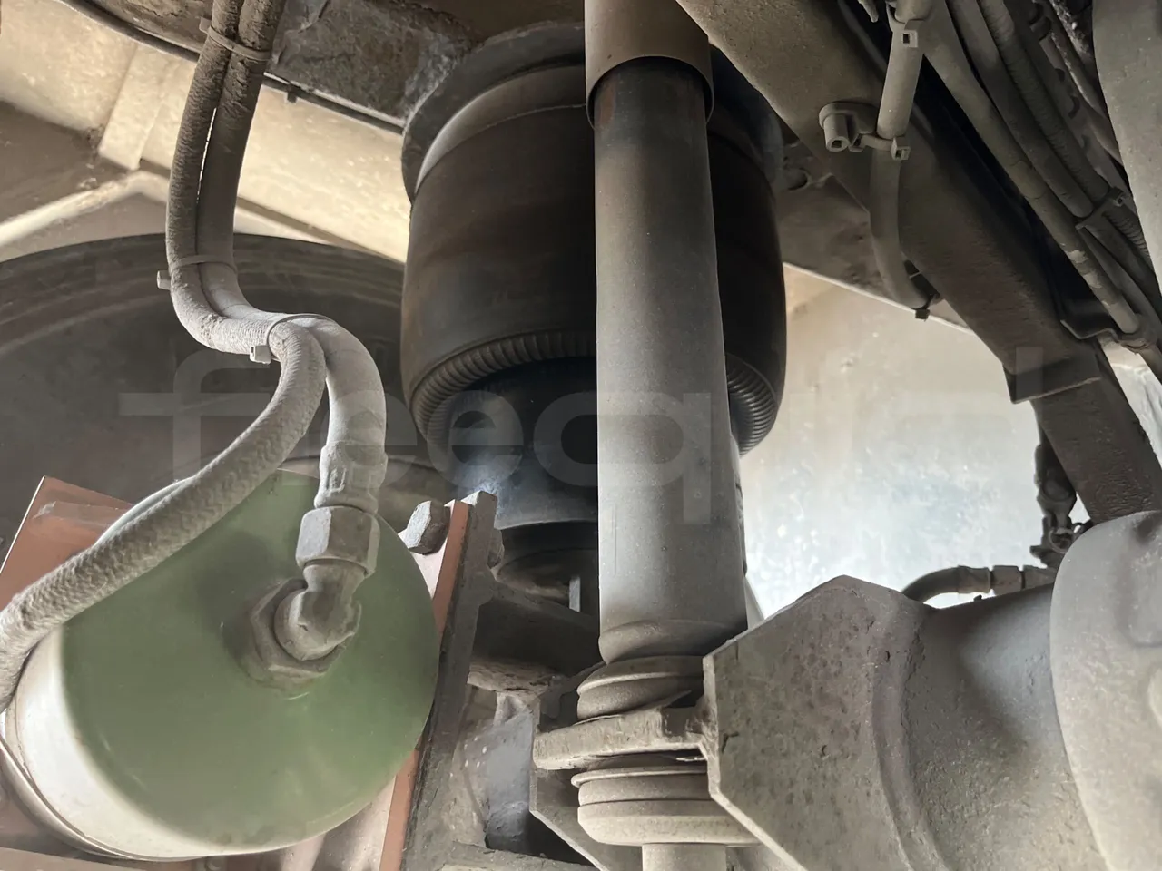 Setra S328 DT - EUR2 - 385kW -12m - axel 3 shock absorbers 1 right