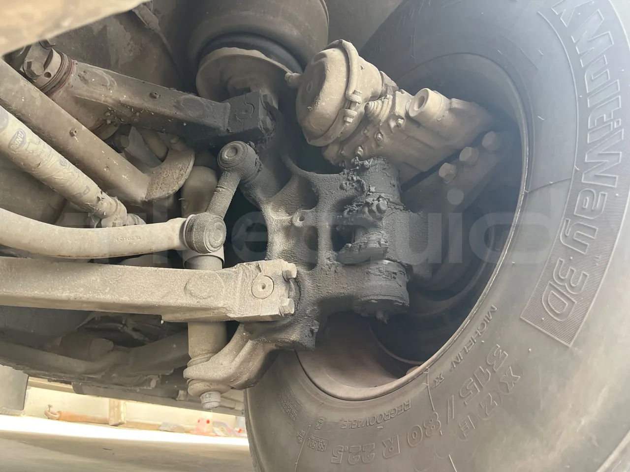 Setra S328 DT - EUR2 - 385kW -12m - front axle left side