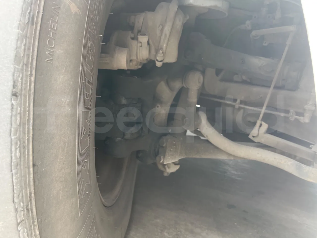 Setra S328 DT - EUR2 - 385kW -12m - front axle right side