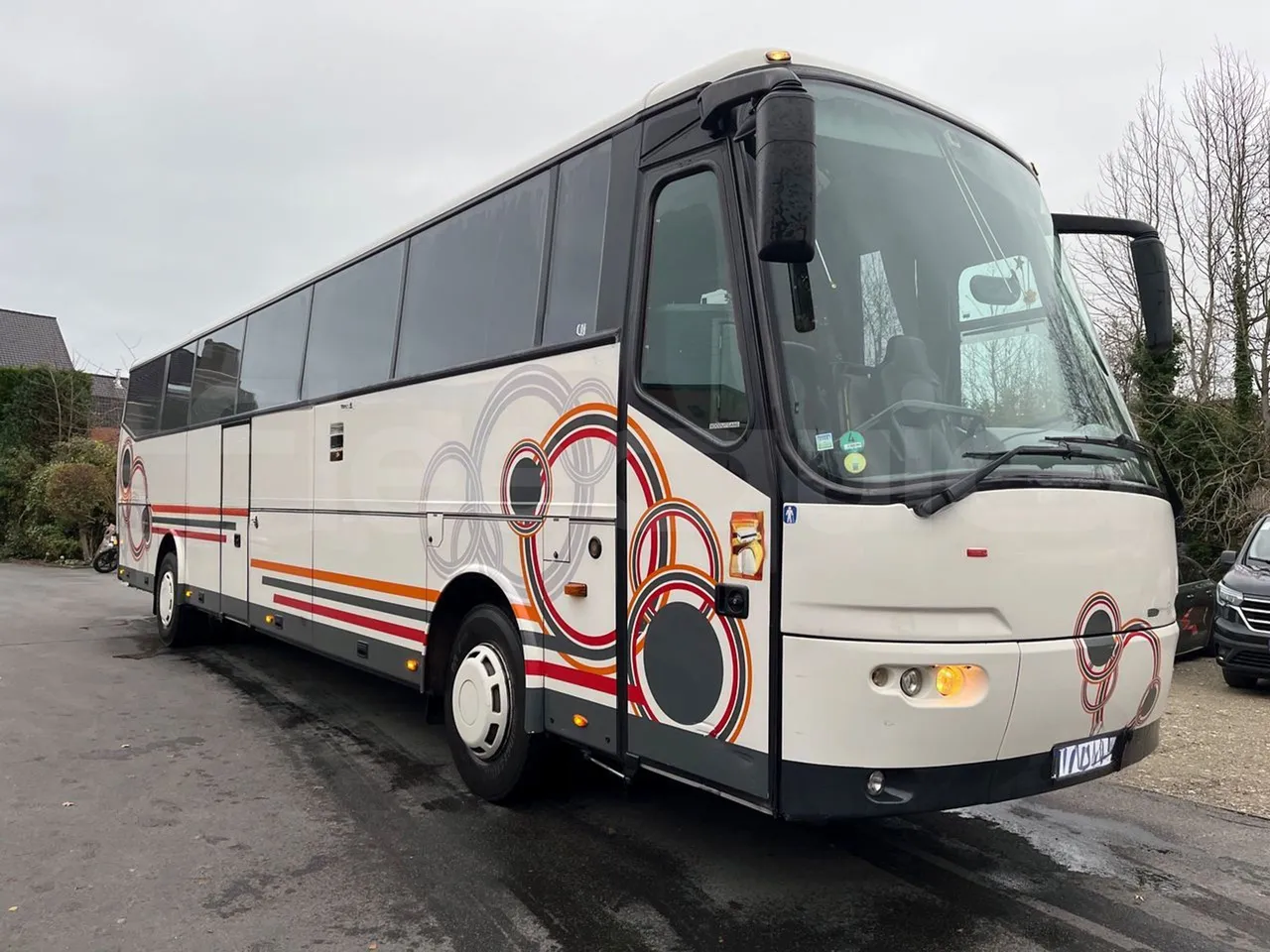 Vdl Bova Futura FHD 127-365T ES - 3/4 front right doors