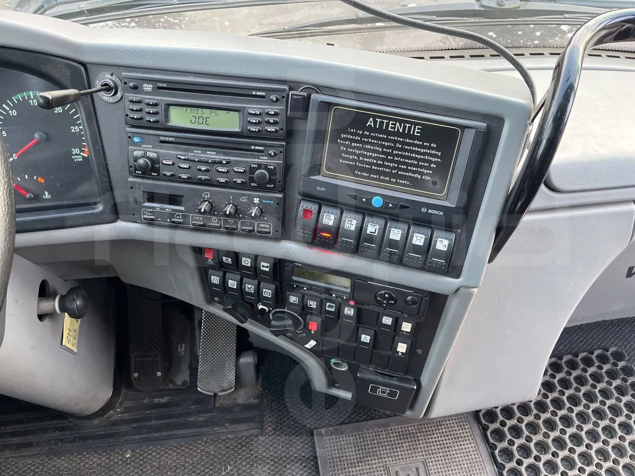 Vdl Bova Futura FHD 127-365T ES - radio accessories photo