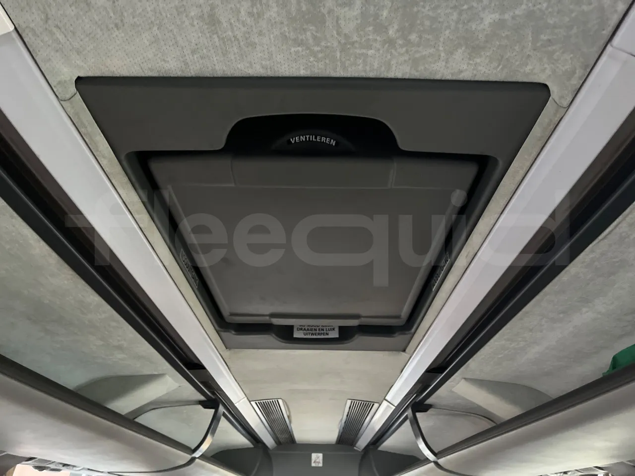 Vdl Bova Futura FHD 127-365T ES - roof hatch 1