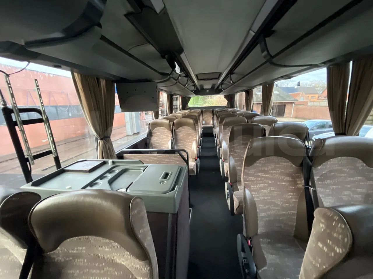 Vdl Bova Futura FHD 127-365T ES - reverse view middle aisle