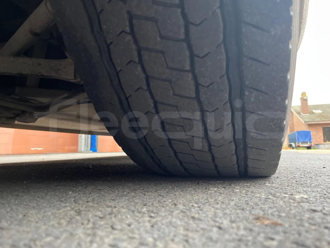 Vdl Bova Futura FHD 127-365T ES - tread condition front tires right