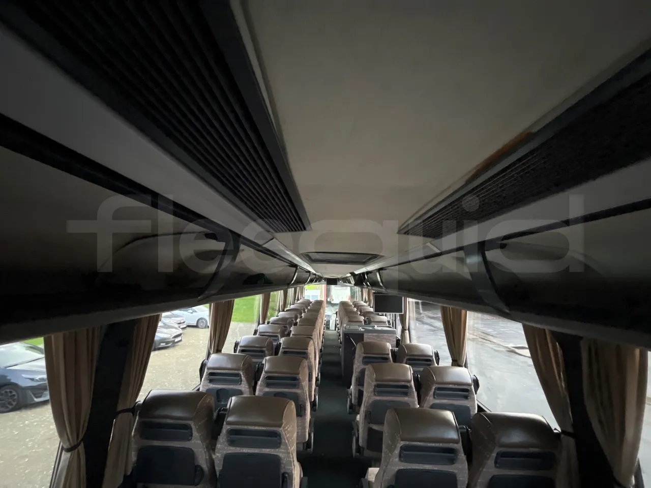 Vdl Bova Futura FHD 127-365T ES - overhead compartments photo