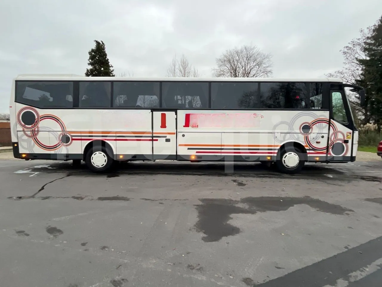 Vdl Bova Futura FHD 127-365T ES - right side doors closed