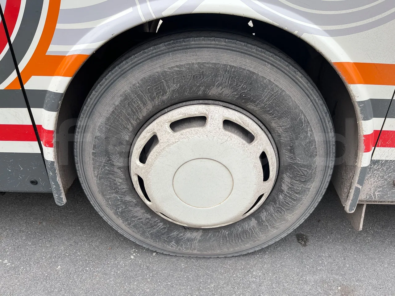Vdl Bova Futura FHD 127-365T ES - front left tire measurements