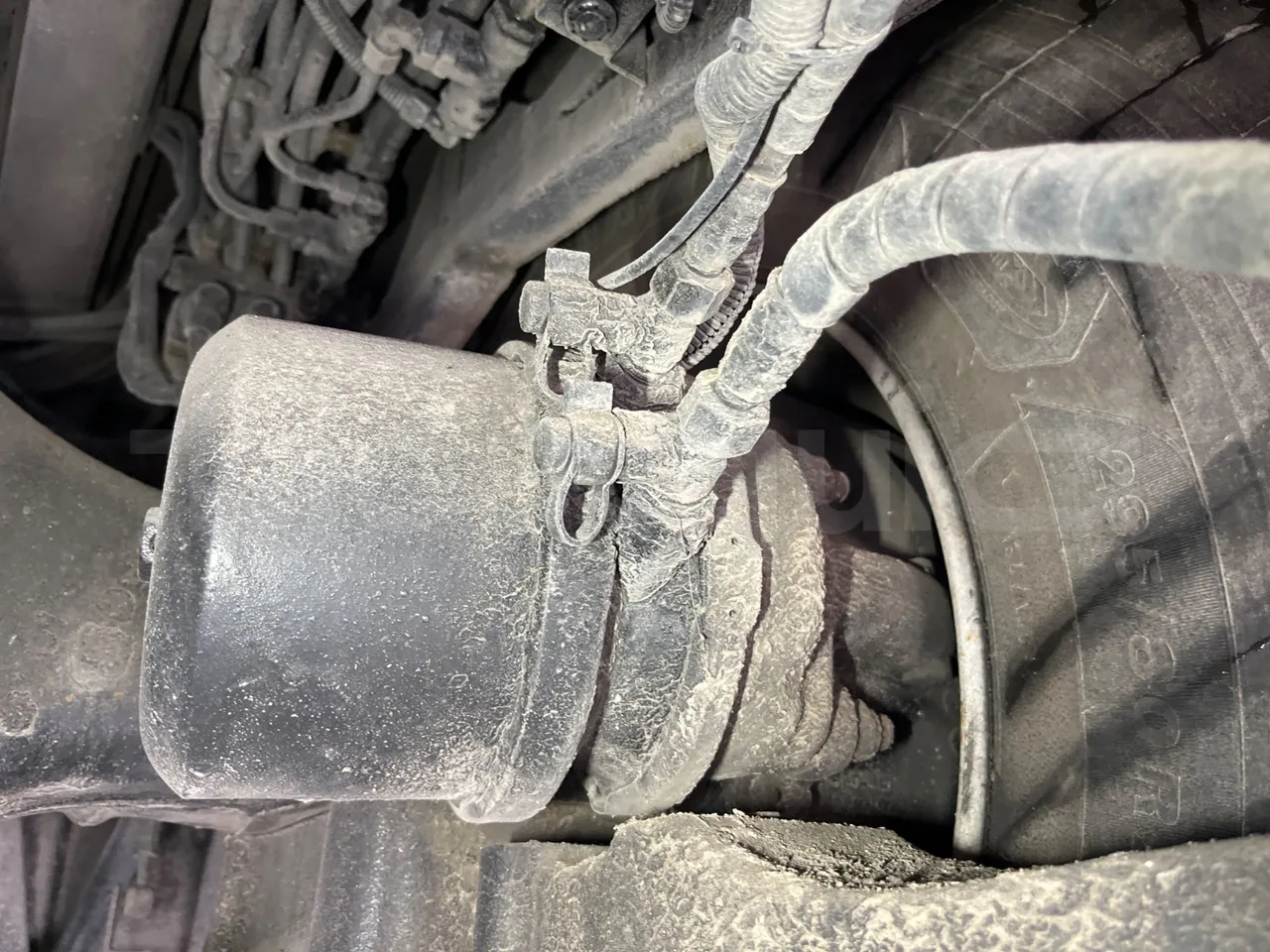 Temsa Safari RD R A T-I53 - Euro 5 - 266 kw - 12.200 mt - axle 2 caliper brakes right