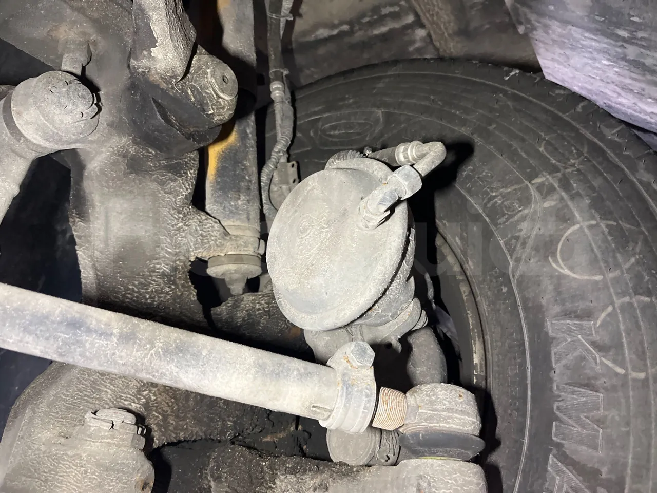 Temsa Safari RD R A T-I53 - Euro 5 - 266 kw - 12.200 mt - front brake calipers left