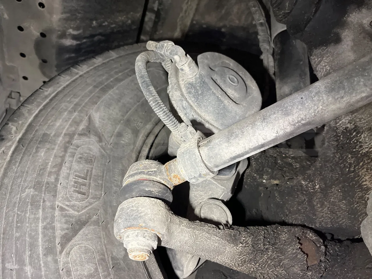 Temsa Safari RD R A T-I53 - Euro 5 - 266 kw - 12.200 mt - front brake calipers right