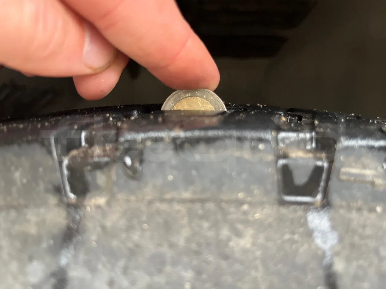 Temsa Safari RD R A T-I53 - Euro 5 - 266 kw - 12.200 mt - tread condition front tires left