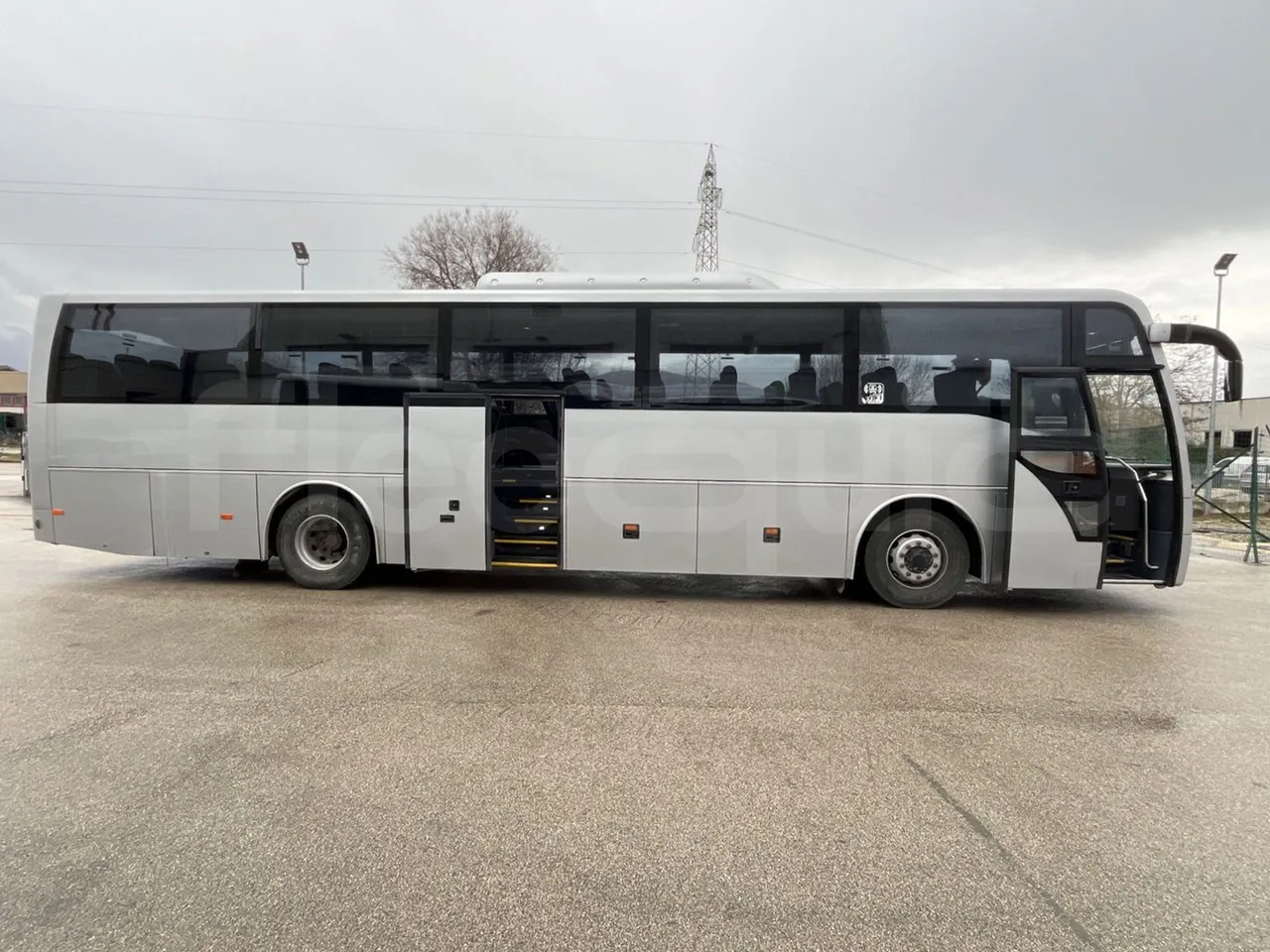 Temsa Safari RD R A T-I53 - Euro 5 - 266 kw - 12.200 mt - right side doors open