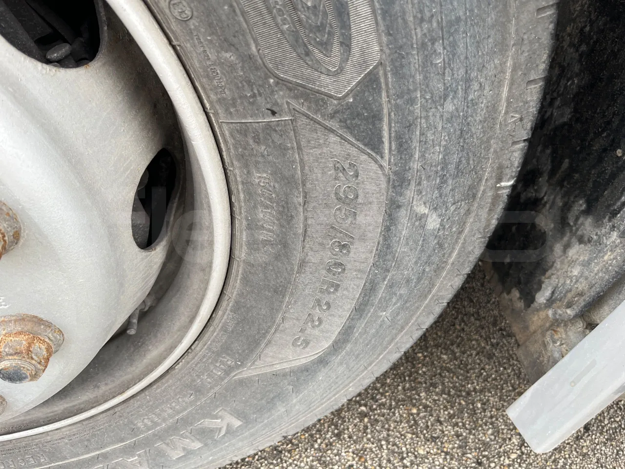 Temsa Safari RD R A T-I53 - Euro 5 - 266 kw - 12.200 mt - front left tire measurements