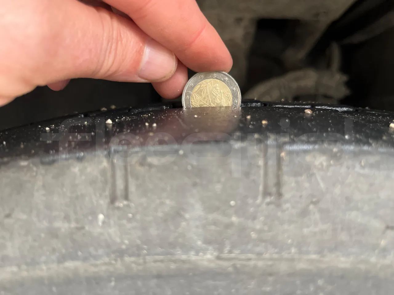 Temsa Safari RD R A T-I53 - Euro 5 - 266 kw - 12.200 mt - rear left tire photo