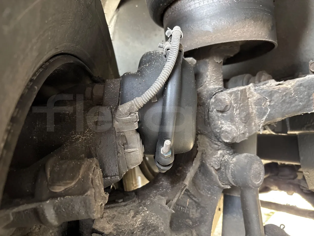 Setra S431 DT - EURO5 - 375kwH - 13.89m - front brake calipers right