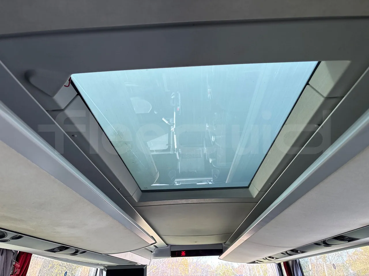 Setra S431 DT - EURO5 - 375kwH - 13.89m - roof hatch 1