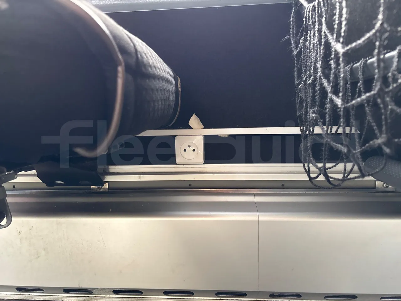 Setra S431 DT - EURO5 - 375kwH - 13.89m - power outlets detail