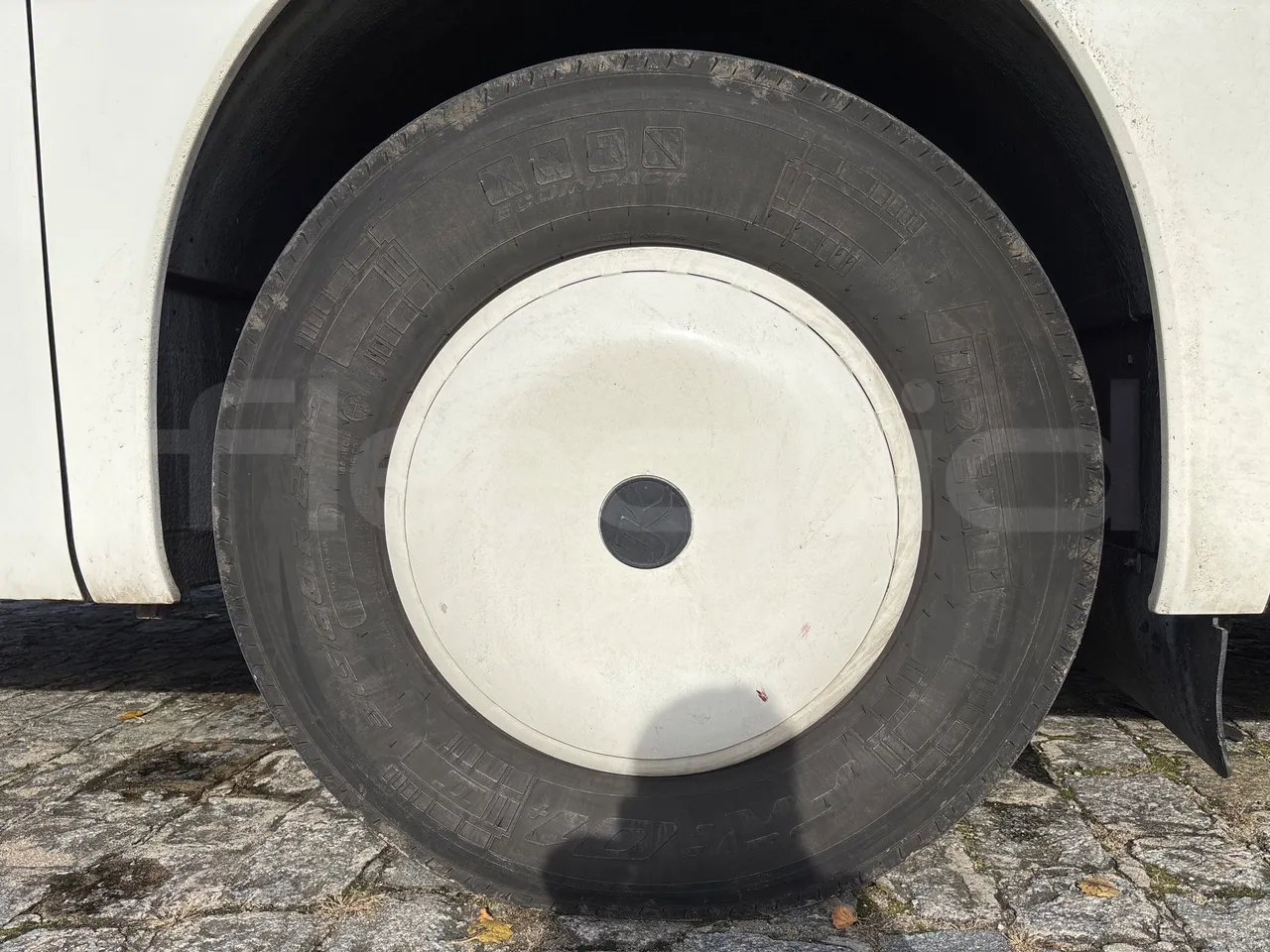 Setra S431 DT - EURO5 - 375kwH - 13.89m - front left tire measurements