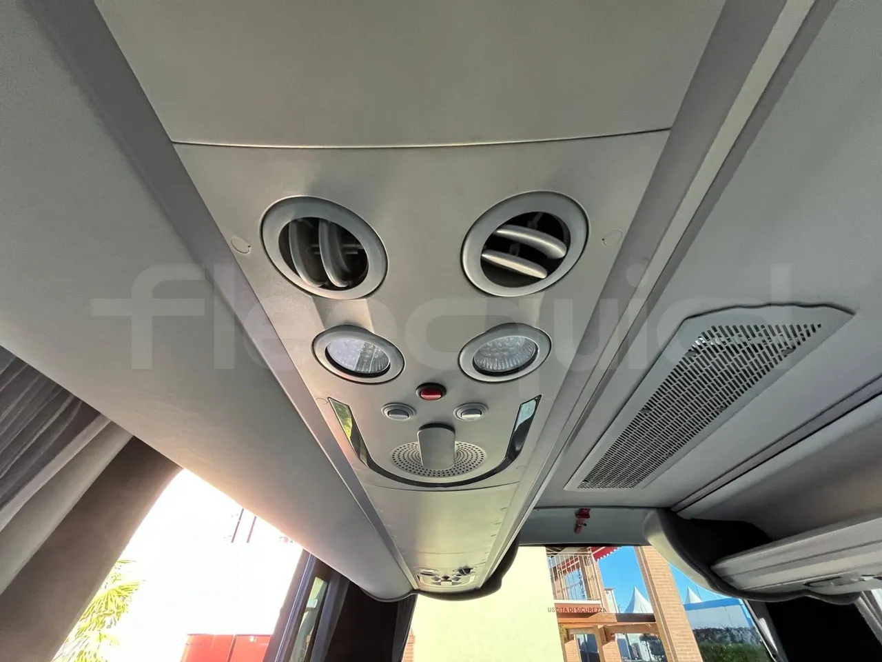 Iveco Mago2 M2IV - EUR6 - 162kW - 8.850m - camera accessories photo