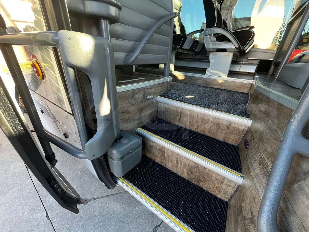 Iveco Mago2 M2IV - EUR6 - 162kW - 8.850m - external compartments photo