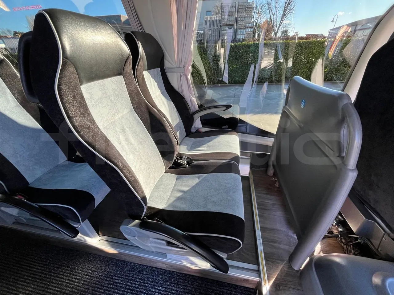 Iveco Mago2 M2IV - EUR6 - 162kW - 8.850m - folding seat photo