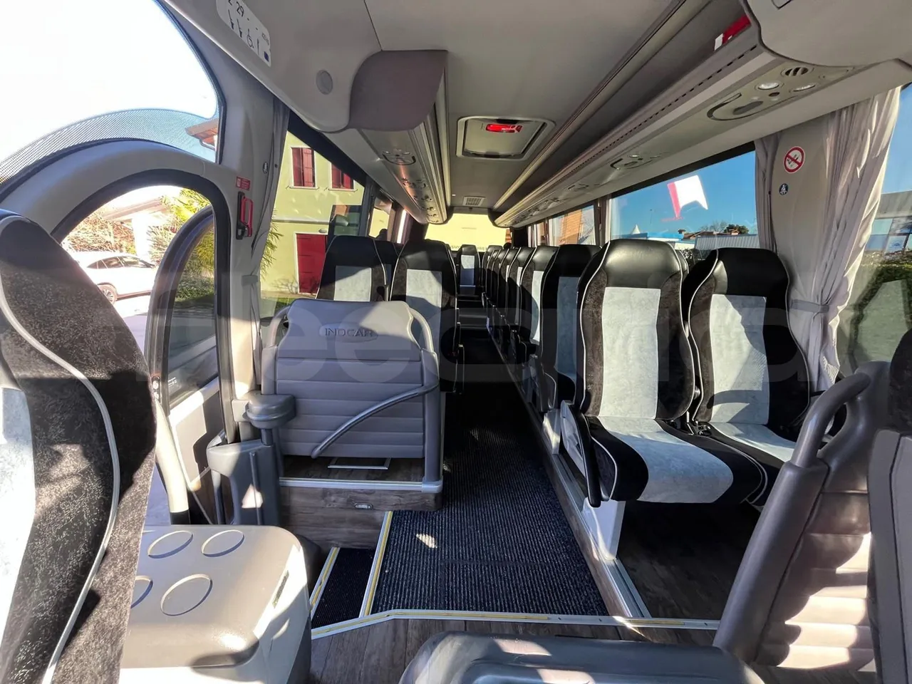 Iveco Mago2 M2IV - EUR6 - 162kW - 8.850m - handrails photo