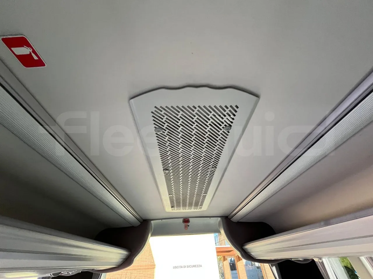 Iveco Mago2 M2IV - EUR6 - 162kW - 8.850m - roof hatch 2