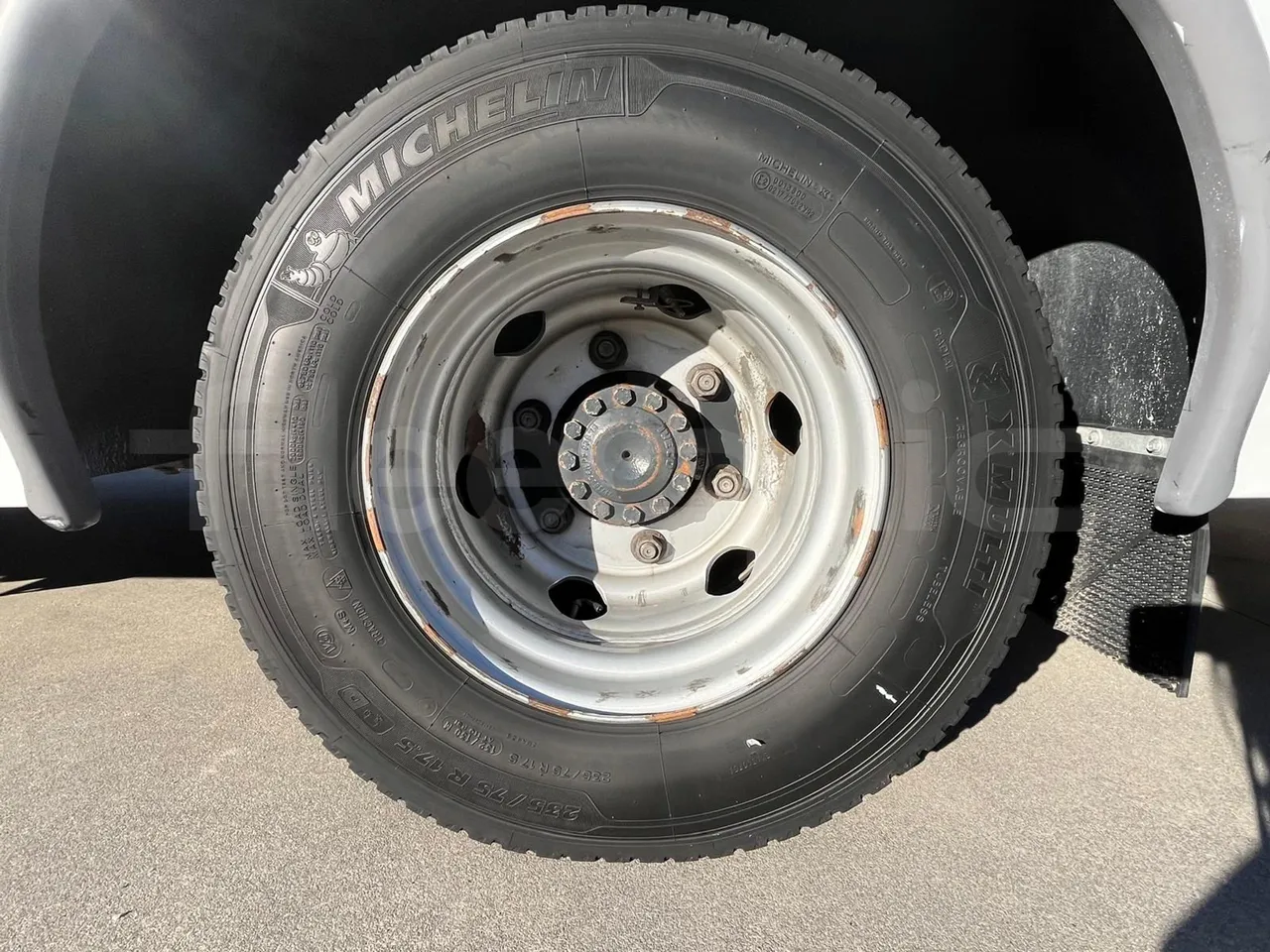 Iveco Mago2 M2IV - EUR6 - 162kW - 8.850m - front left tire measurements