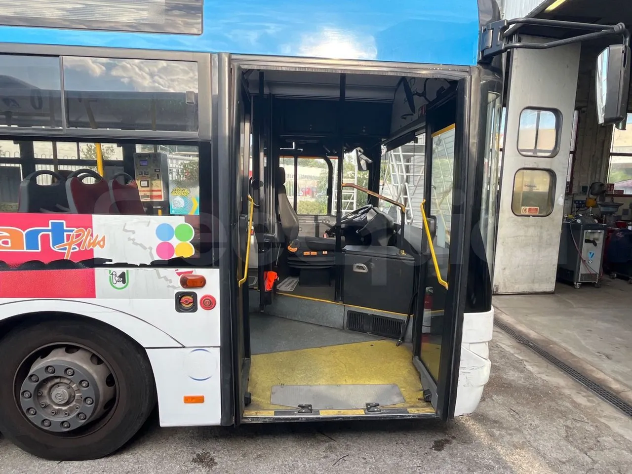 Solaris Urbino 12 - EUR5 - 188kW - 12m - front door 1 open